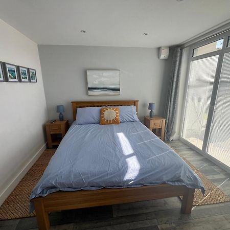 Entire Guest Suite In Four Mile Bridge, Rhoscolyn バレー エクステリア 写真